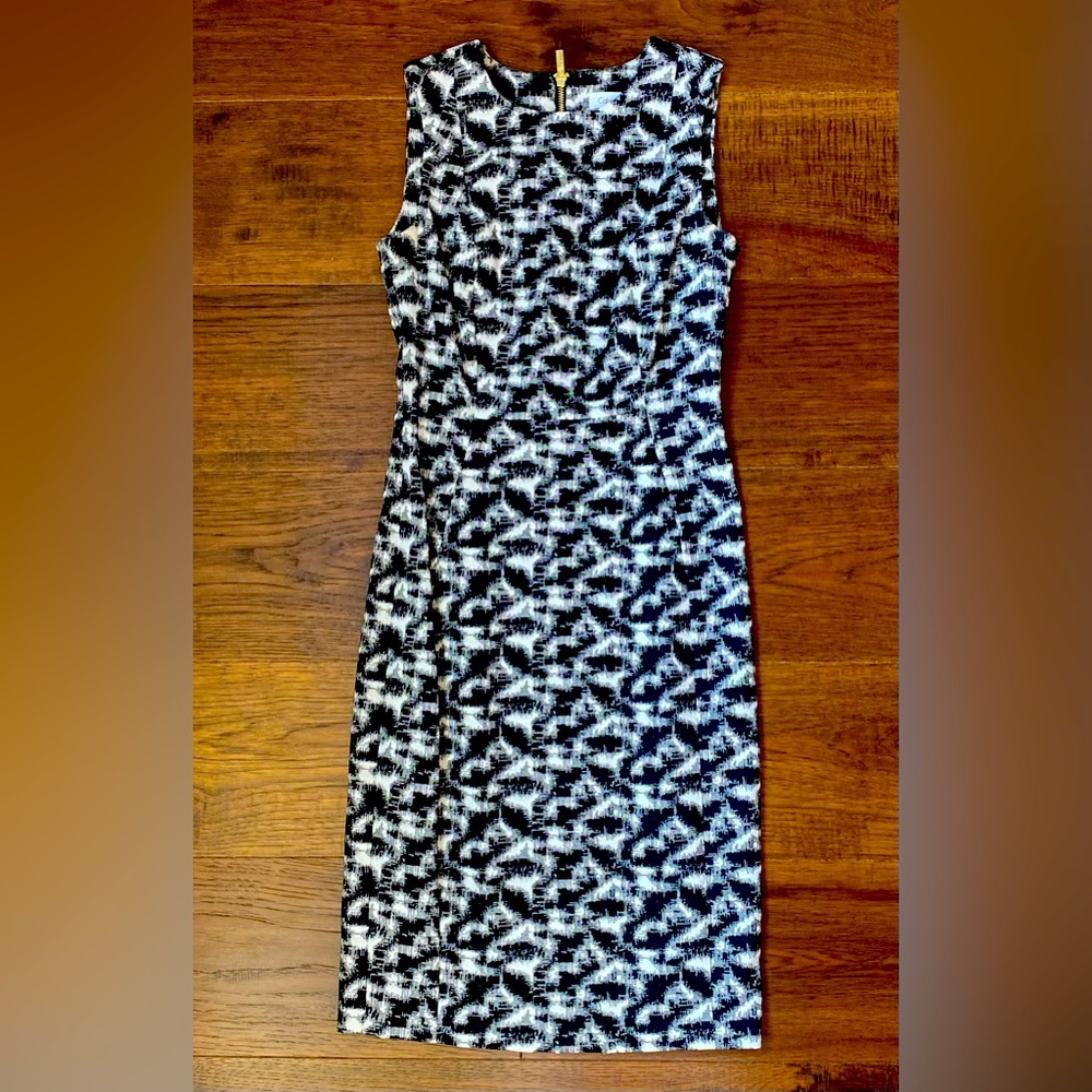 Calvin Klein. Sleeveless, form-fitting dress. Size 2. Black/White/Grey.